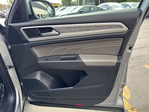Used 2021 Volkswagen Atlas Cross Sport SE FWD image 37