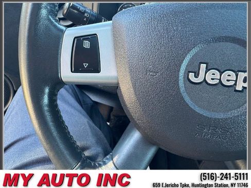 Used 2008 Jeep Commander Limited image 23