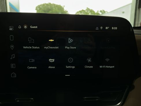 New 2025 Chevrolet Equinox ACTIV w/ Safety and Technology Package image 16