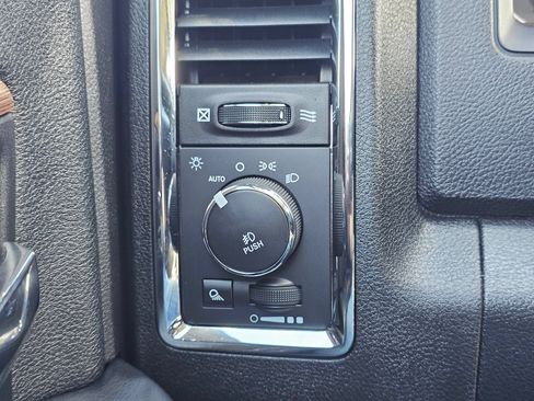 Used 2014 RAM 2500 Laramie w/ Protection Group AWD/4WD image 27