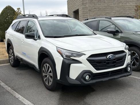 Certified 2025 Subaru Outback Premium image 3