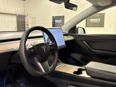 Used 2021 Tesla Model Y Long Range image 5