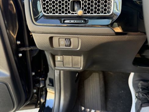 Certified 2025 Honda Civic Sport image 19