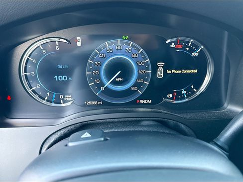 Used 2016 Cadillac Escalade Luxury RWD image 42