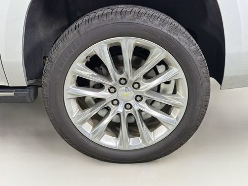 Used 2019 Chevrolet Suburban Premier w/ Premier Plus Edition AWD/4WD image 36