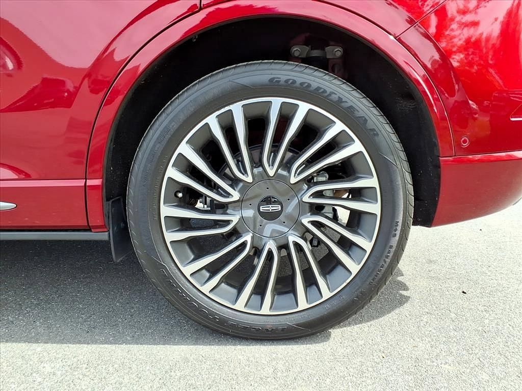 Used 2020 Lincoln Corsair Reserve w/ Equipment Group 202A AWD/4WD image 21
