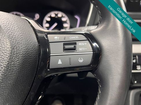 Used 2023 Honda Pilot Touring image 10