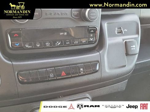 Used 2025 RAM ProMaster 2500 w/ Convenience Group FWD image 11
