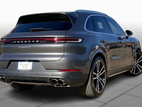 Used 2024 Porsche Cayenne S image 12