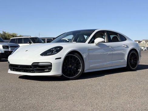 Used 2018 Porsche Panamera 4S image 2