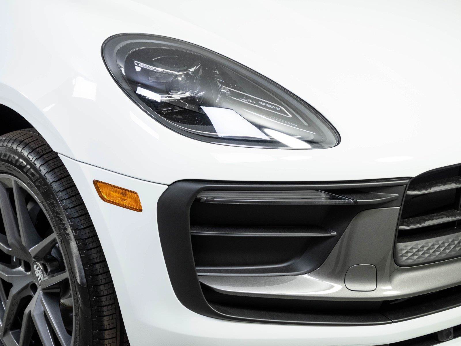 New 2026 Porsche Macan Turbo AWD/4WD image 38