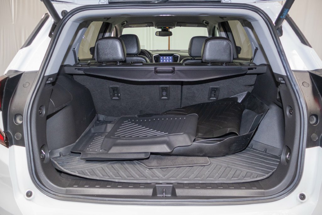Used 2022 GMC Terrain SLT w/ Tech Package AWD/4WD image 13