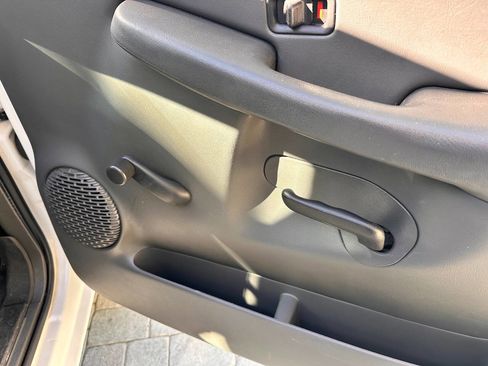 Used 2005 GMC Sierra 2500 W/T image 57