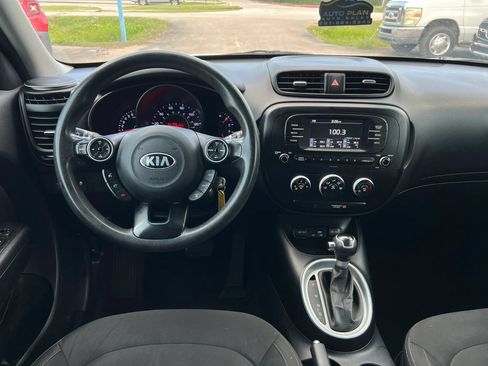 Used 2017 Kia Soul FWD image 17