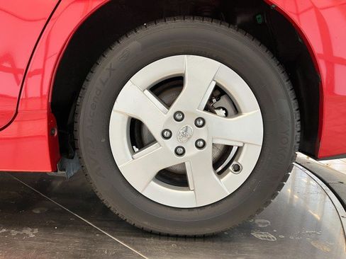 Used 2011 Toyota Prius Five image 36