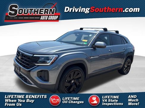 Used 2024 Volkswagen Atlas Cross Sport SE AWD/4WD image 1
