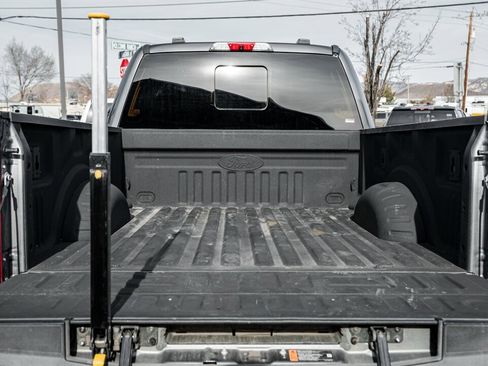 Used 2022 Ford F250 Lariat w/ Black Appearance Package image 12