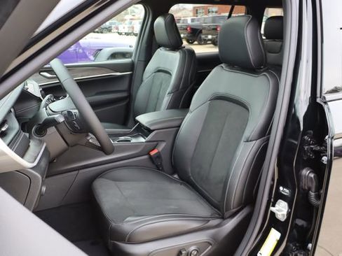 New 2026 Jeep Grand Cherokee Altitude AWD/4WD image 14