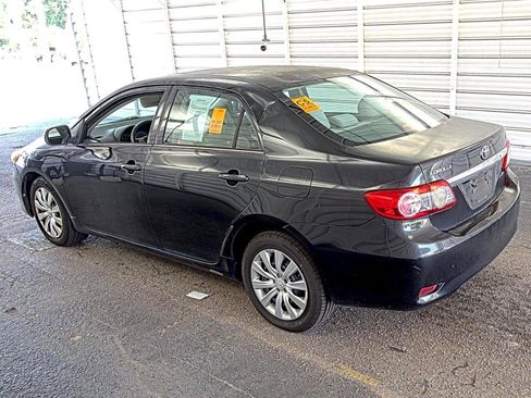 Used 2013 Toyota Corolla LE FWD image 3