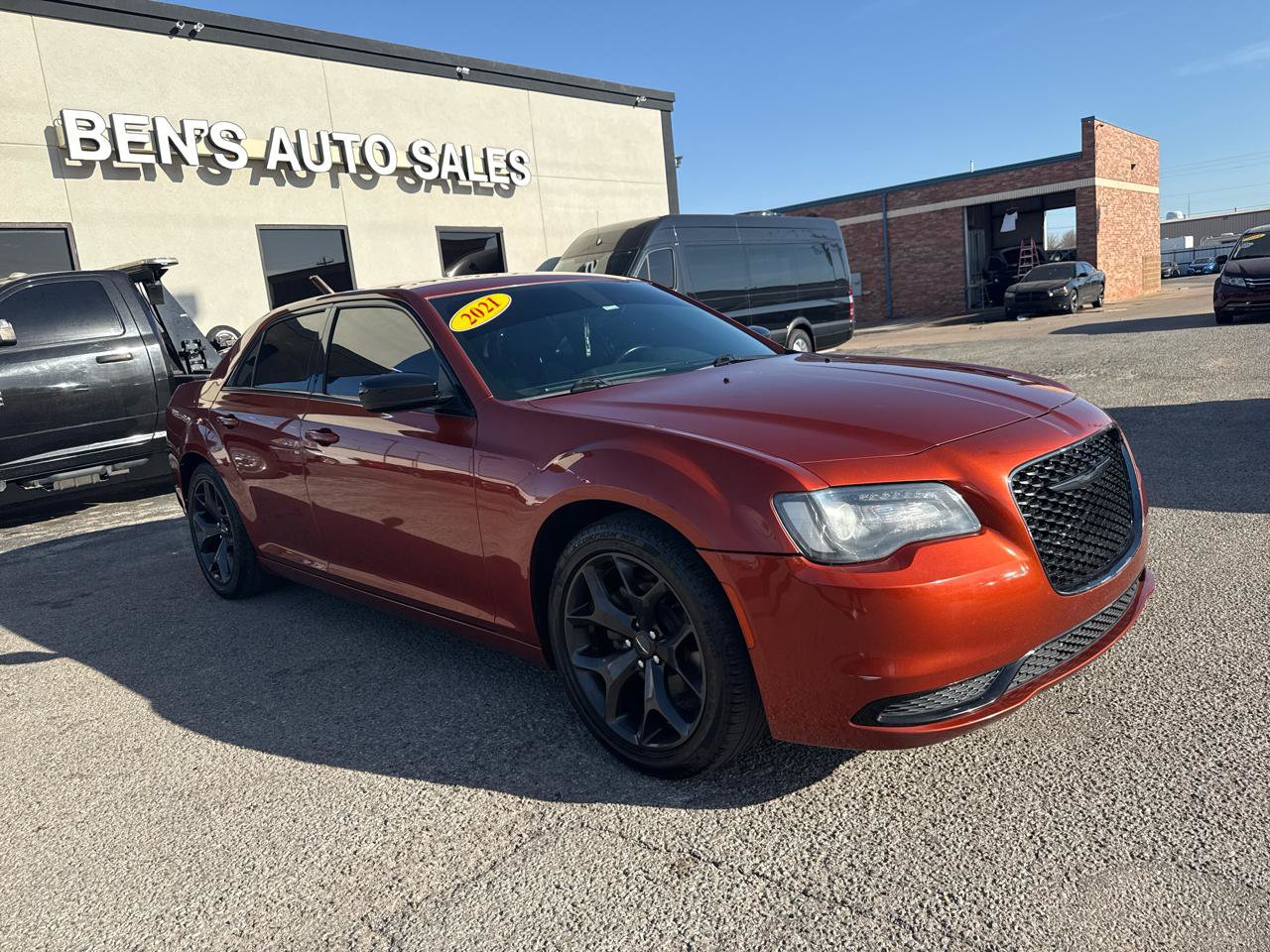 Used 2021 Chrysler 300 Touring w/ Sport Appearance Package RWD image 4