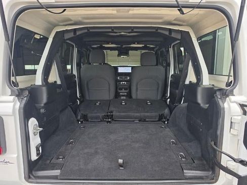 Used 2024 Jeep Wrangler Unlimited Sahara AWD/4WD image 29