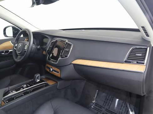 Used 2025 Volvo XC90 B5 Plus w/ Protection Package Premier image 45