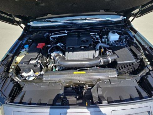 Used 2025 Nissan Frontier SV RWD image 29