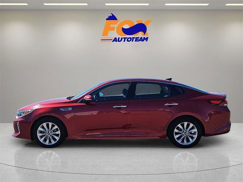 Used 2018 Kia Optima S w/ Panoramic Sunroof Package image 2