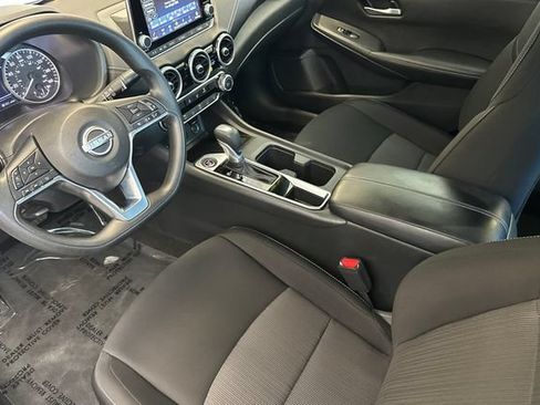 Used 2024 Nissan Sentra SV FWD image 11