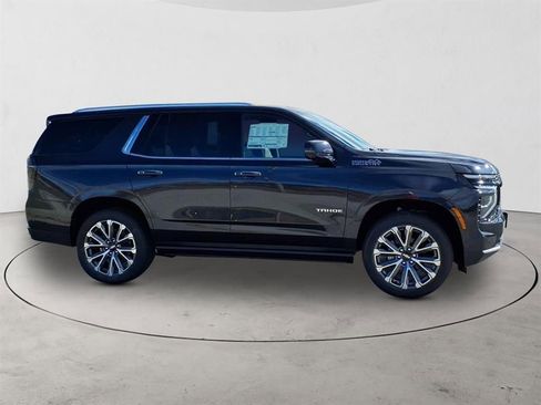 New 2026 Chevrolet Tahoe High Country AWD/4WD image 4