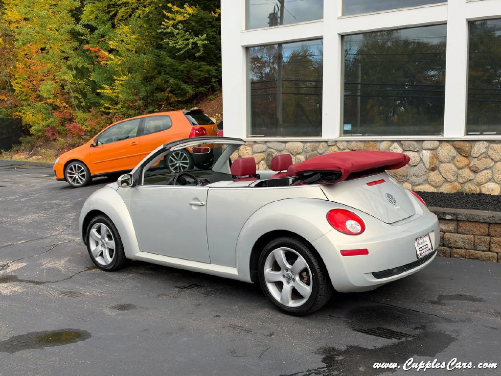Used 2009 Volkswagen Beetle Blush FWD image 2