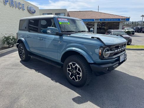Used 2023 Ford Bronco Outer Banks image 3