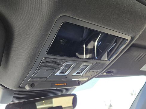 Used 2023 Jaguar F-PACE S image 27