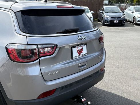 Used 2018 Jeep Compass Latitude w/ Popular Equipment Group image 6