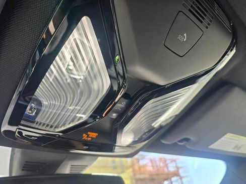 Used 2024 BMW 330i Sedan w/ Convenience Package image 33