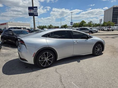 Used 2023 Toyota Prius XLE FWD image 14