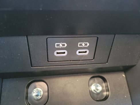 Used 2025 Toyota Prius XLE image 24