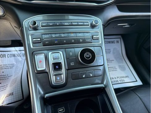 Used 2022 Hyundai Santa Fe SEL w/ Convenience + Premium Package FWD image 17
