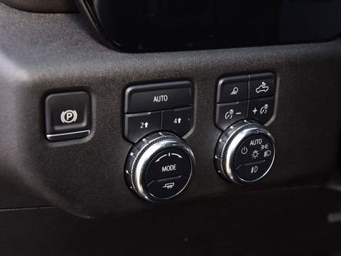 Used 2025 GMC Sierra 1500 SLT image 11