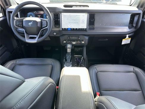 Used 2025 Ford Bronco Big Bend w/ Black Diamond Package image 12