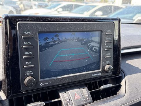 Used 2022 Toyota RAV4 XLE Premium FWD image 10