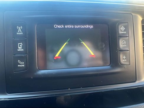 Used 2017 Chrysler Pacifica Touring image 21