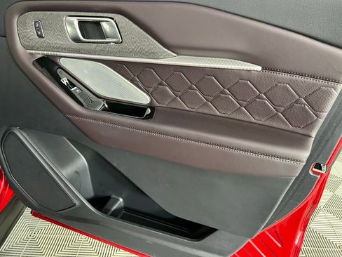 Used 2025 Ford Explorer Platinum w/ Ultimate Package image 36