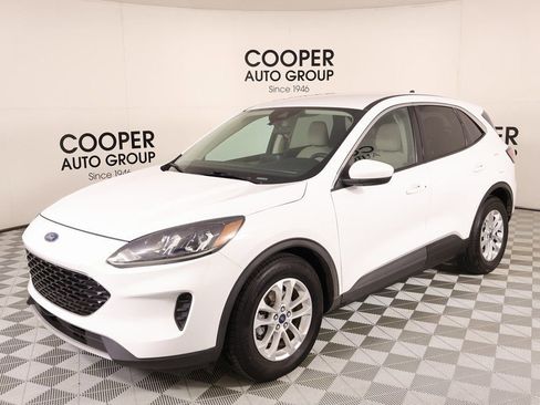 Used 2020 Ford Escape SE image 11