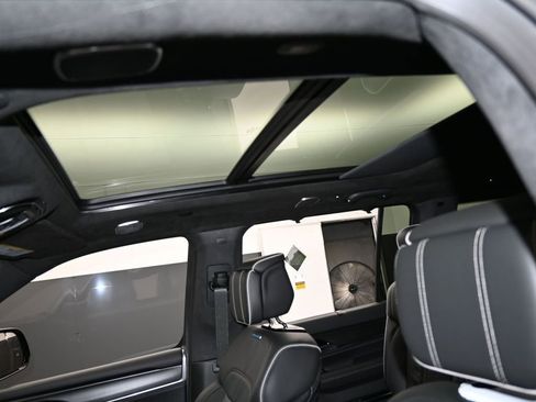 Used 2024 Jeep Grand Wagoneer Series II w/ Quick Order Packagew 28T image 11