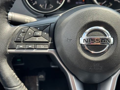 Used 2020 Nissan Rogue SV FWD image 20