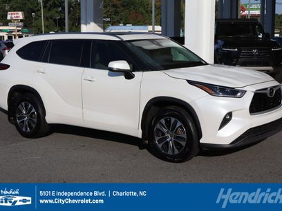 Used 2021 Toyota Highlander XLE
