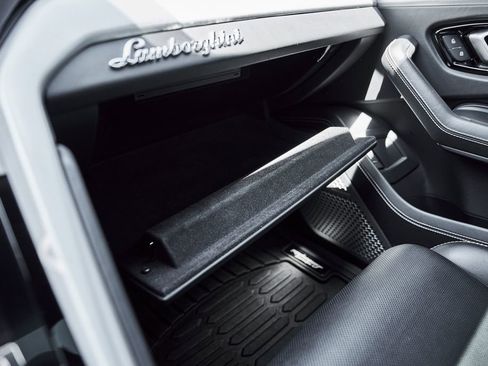 Used 2022 Lamborghini Urus AWD/4WD image 82