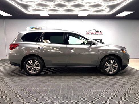 Used 2020 Nissan Pathfinder S AWD/4WD image 17