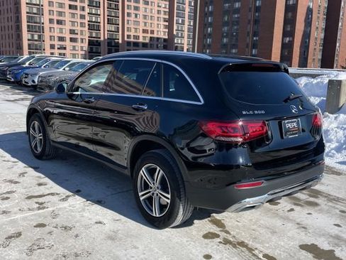 Used 2022 Mercedes-Benz GLC 300 4MATIC image 3
